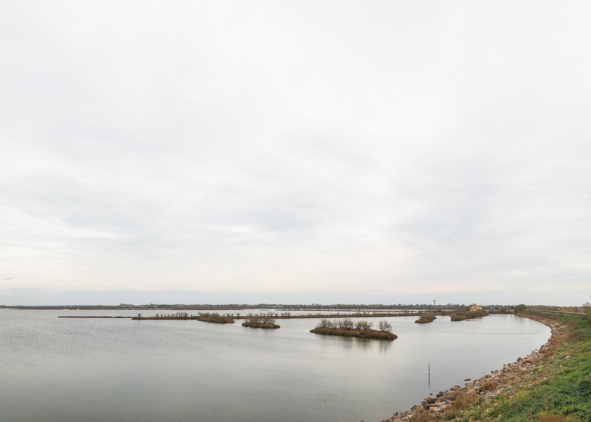 Lo specchio d'acqua di Valle Capitania, valle da pesca a Rosolina
