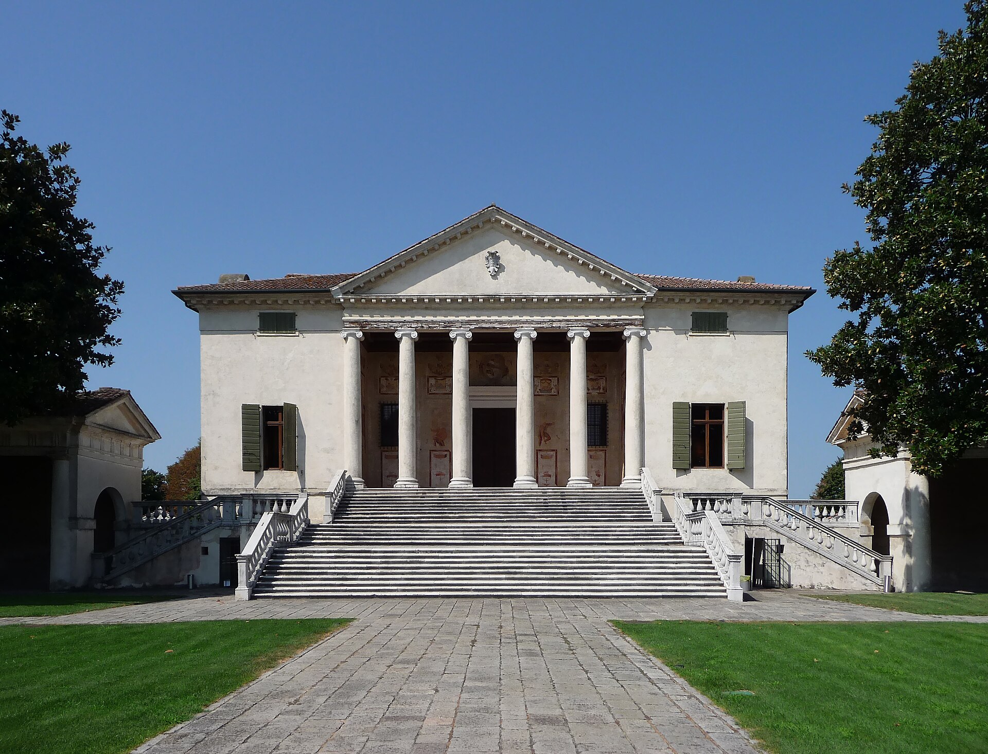 Villa Badoer, Fratta Polesine, facciata