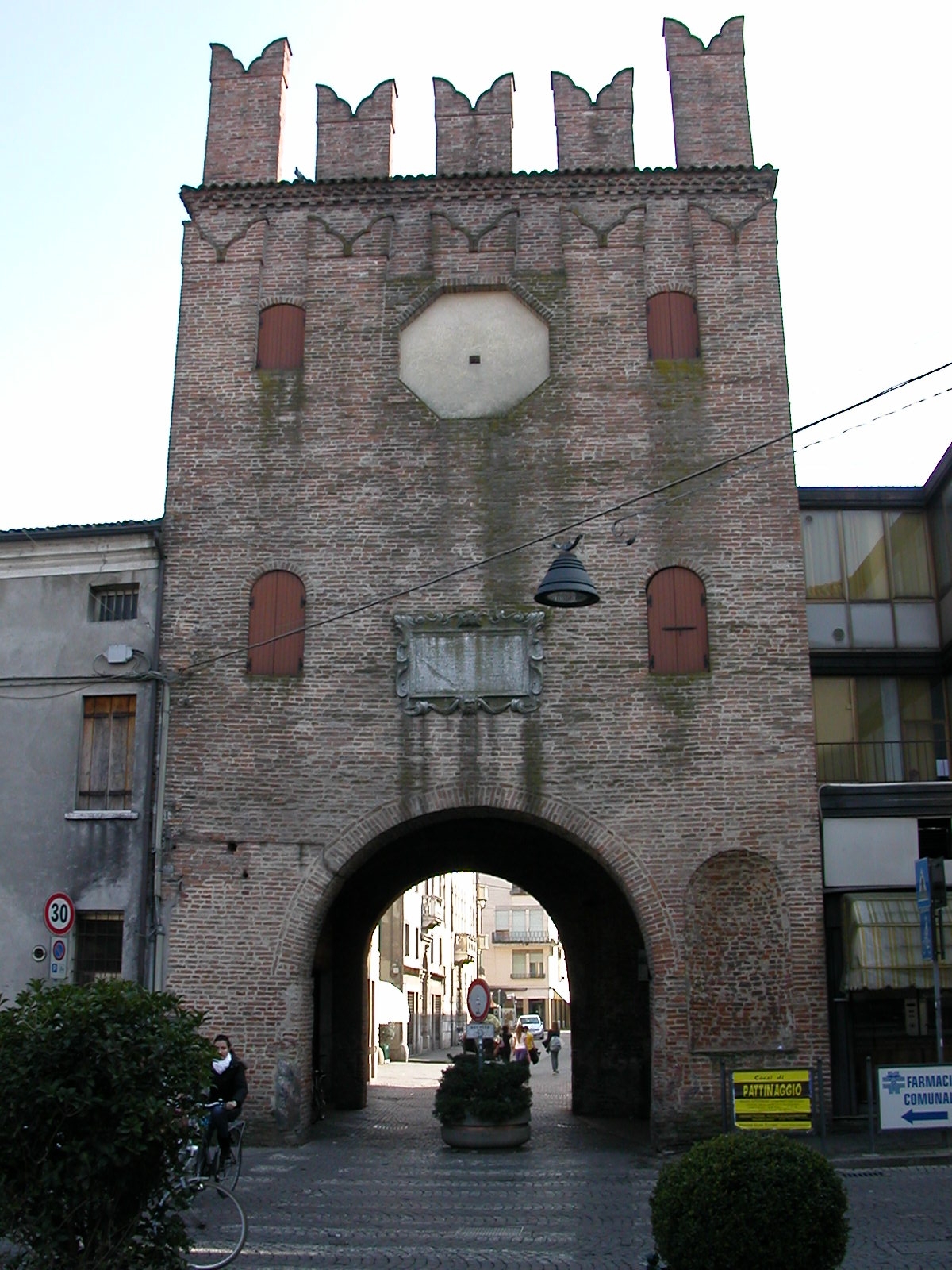 Porta San Bortolo, vista centro città