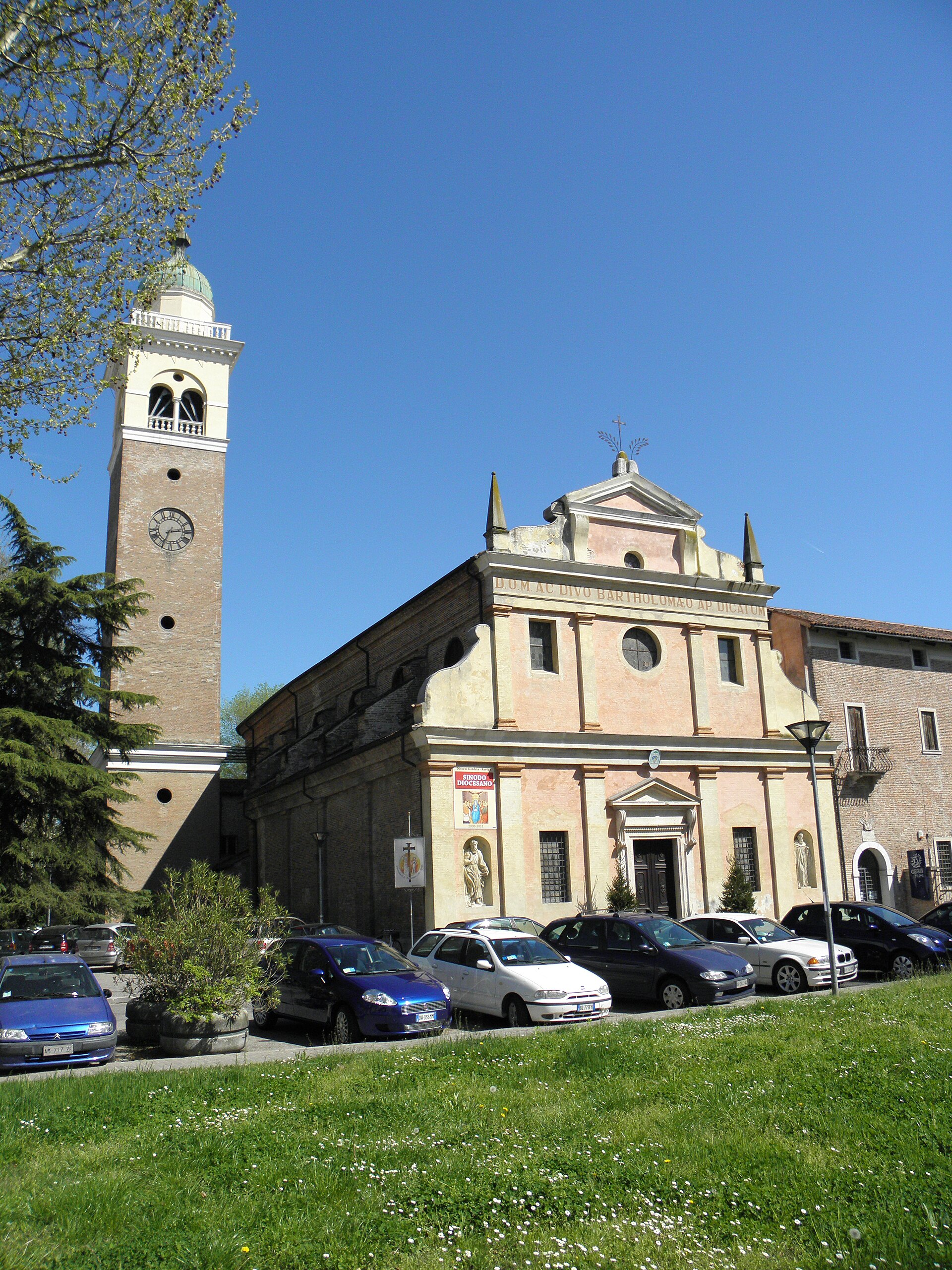 San Bartolomeo, vista dal piazzale (Rovigo)